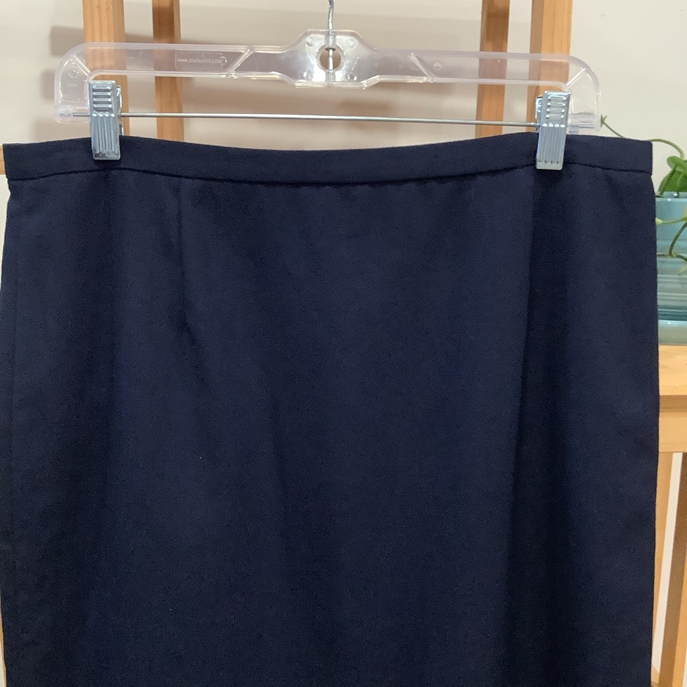 Vintage 90s PENDLETON 100% Virgin Wool Navy Blue Pencil Skirt Size 12 Petite - Picture 2 of 10